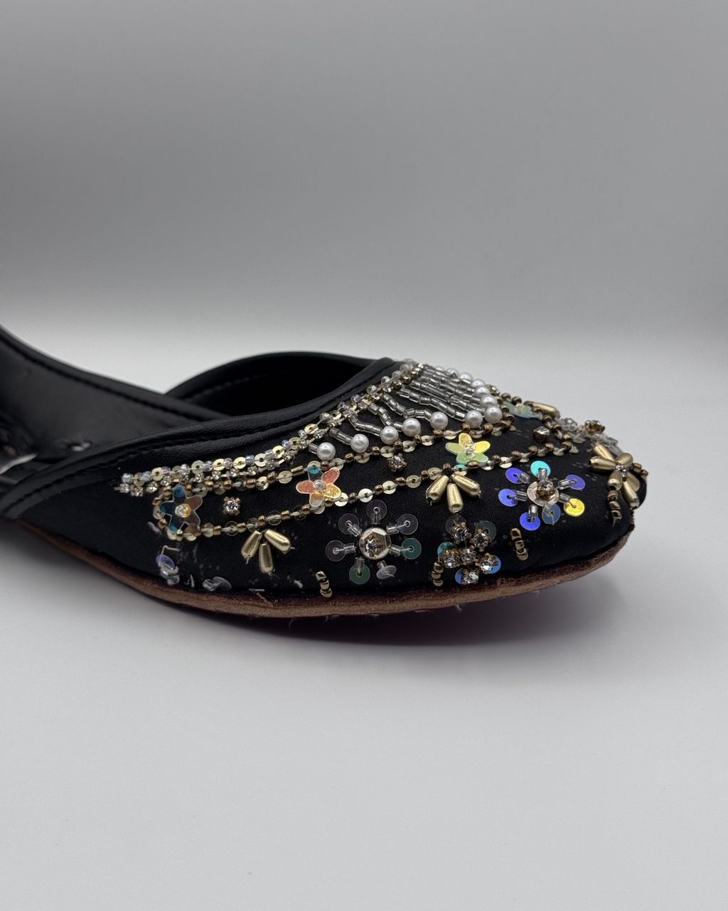 Midnight Aurora Fancy Khussa For Women
